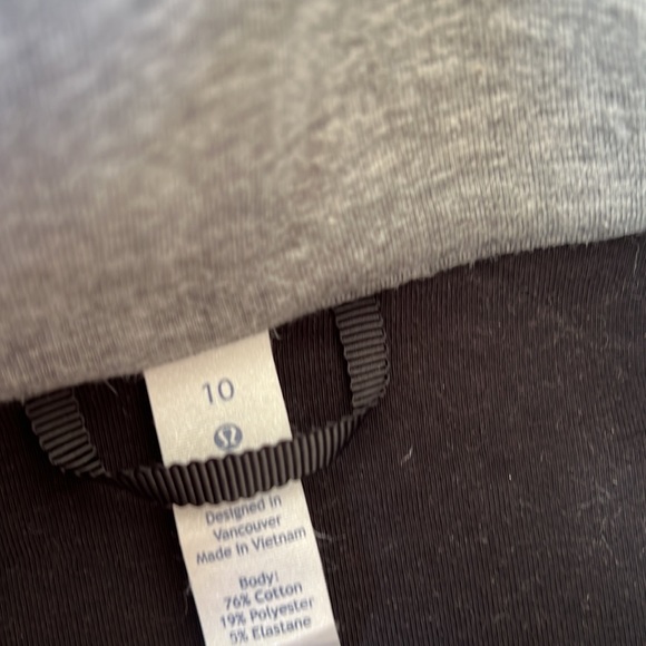 Lululemon cropped jacket - Picture 2 of 4